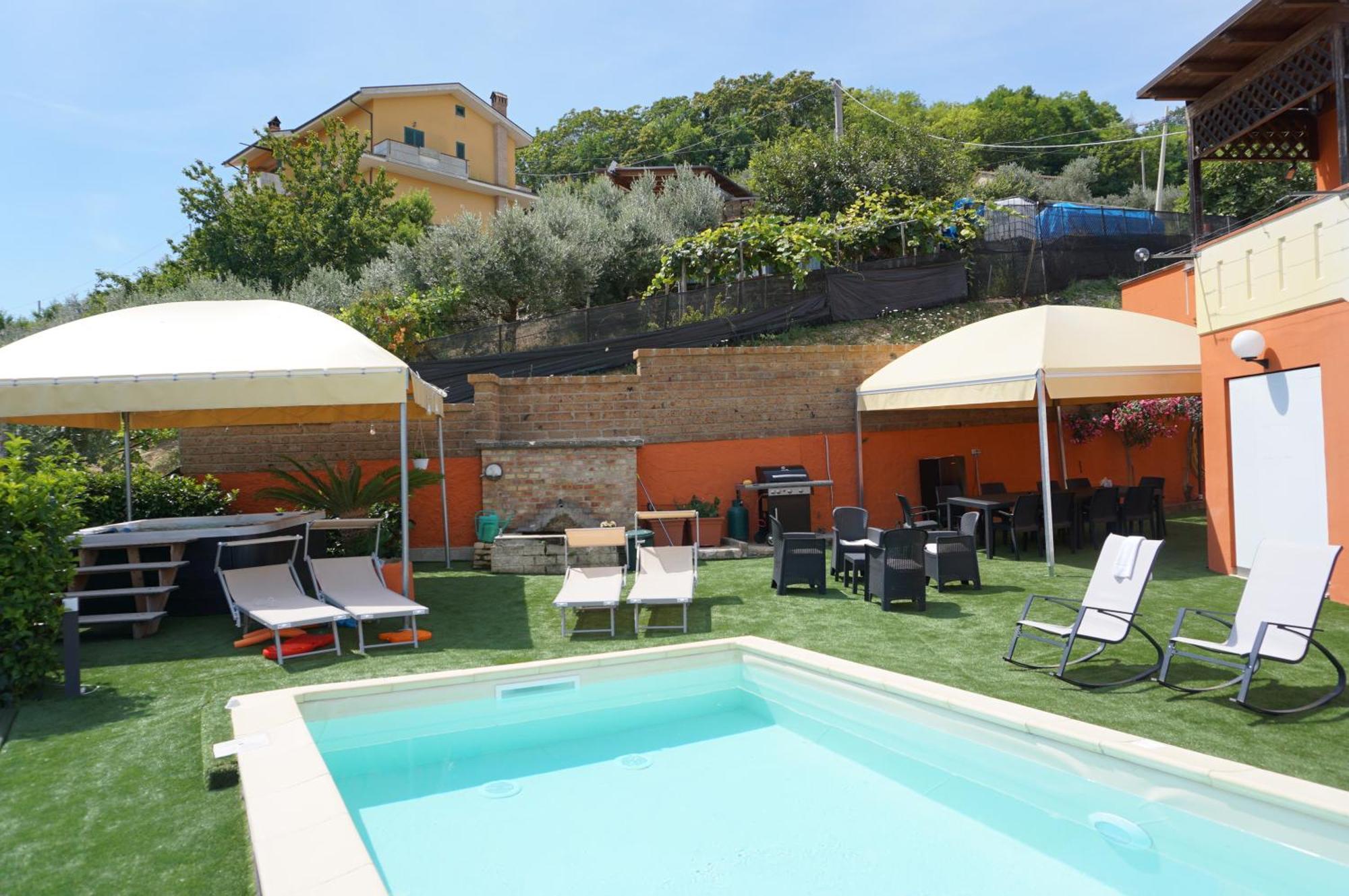 La Terrazza Motta Bed & Breakfast Atri Exterior photo
