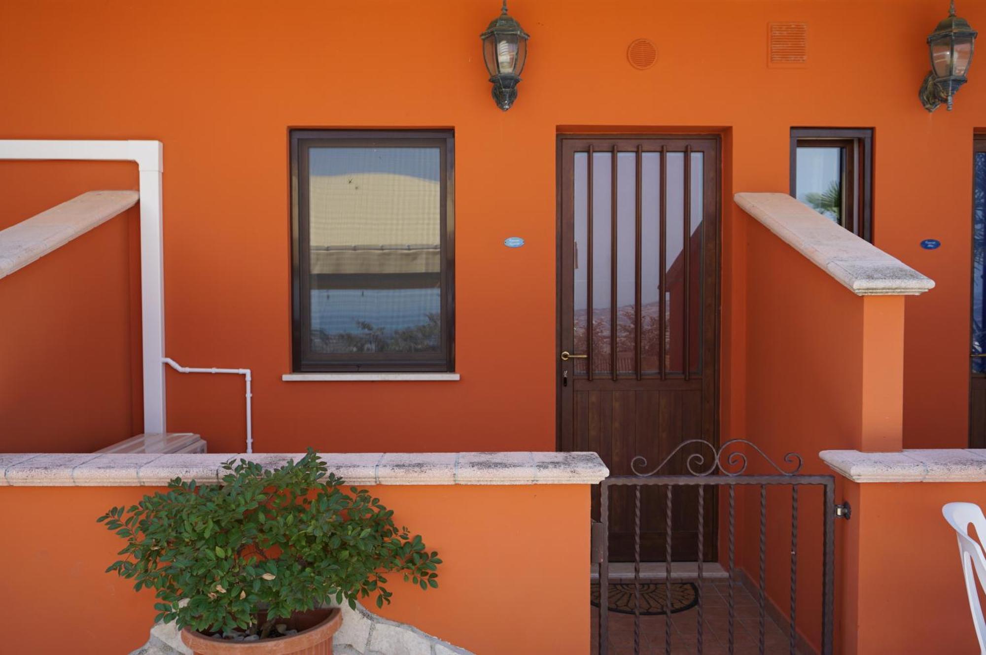La Terrazza Motta Bed & Breakfast Atri Exterior photo