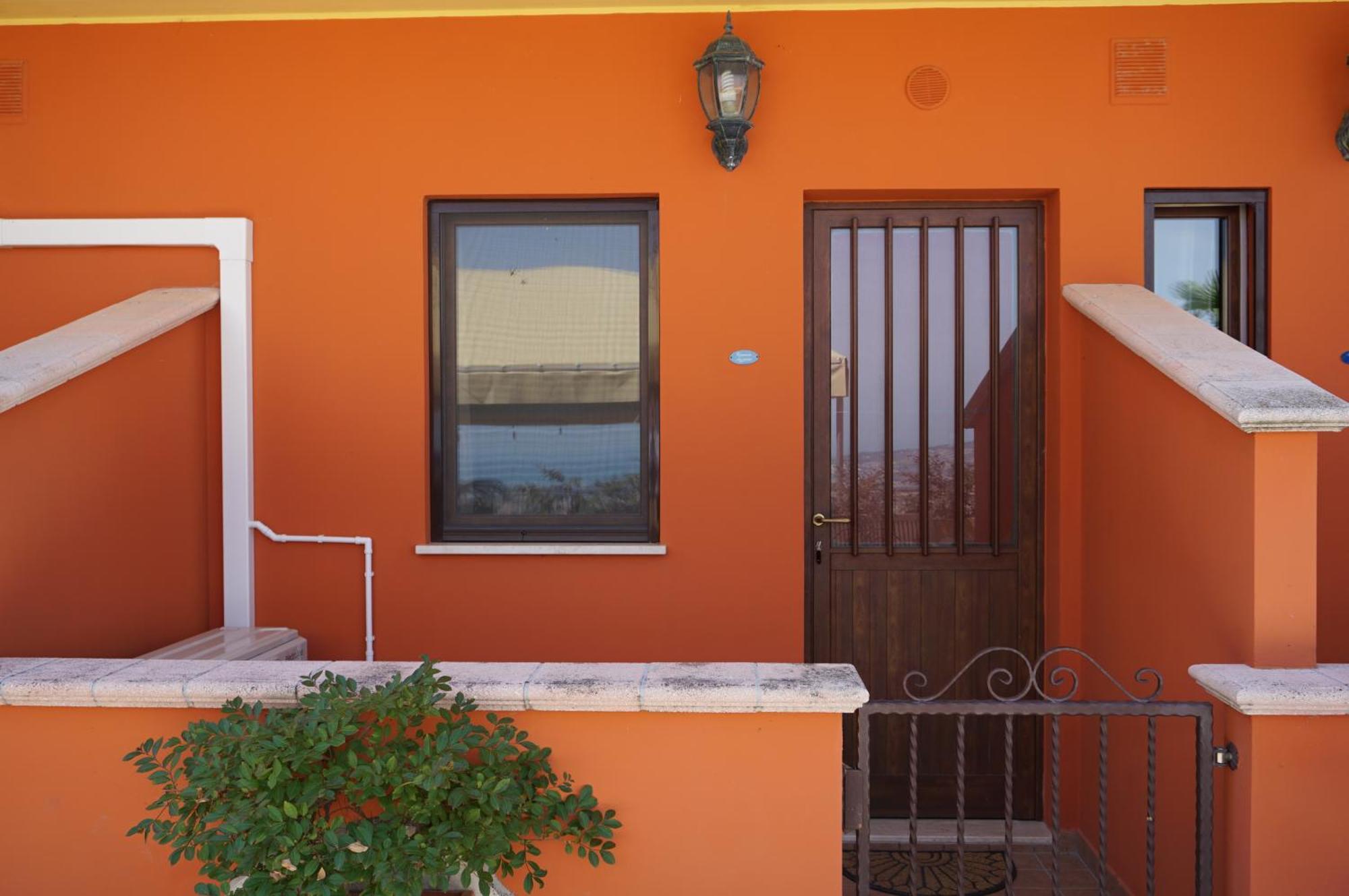 La Terrazza Motta Bed & Breakfast Atri Exterior photo